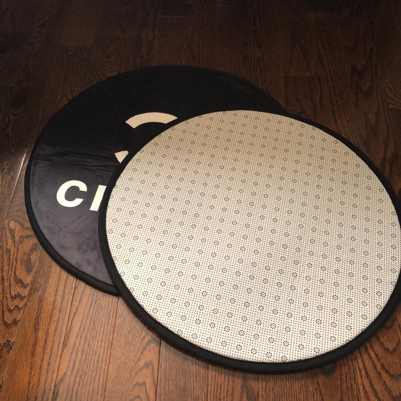 New Black & White Novelty Floor Mats 🤍🖤 - Picture 4 of 14